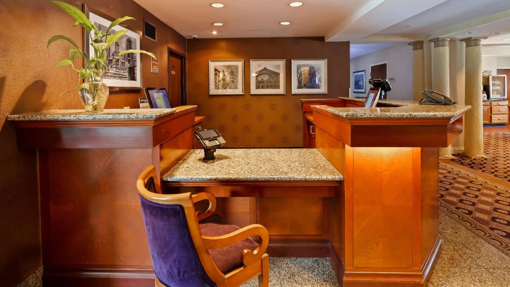 Best Western PLUS Hannaford Inn & Suites