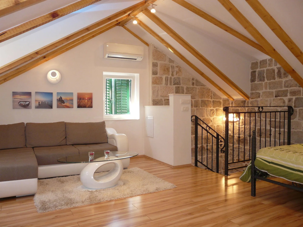 House Sandra