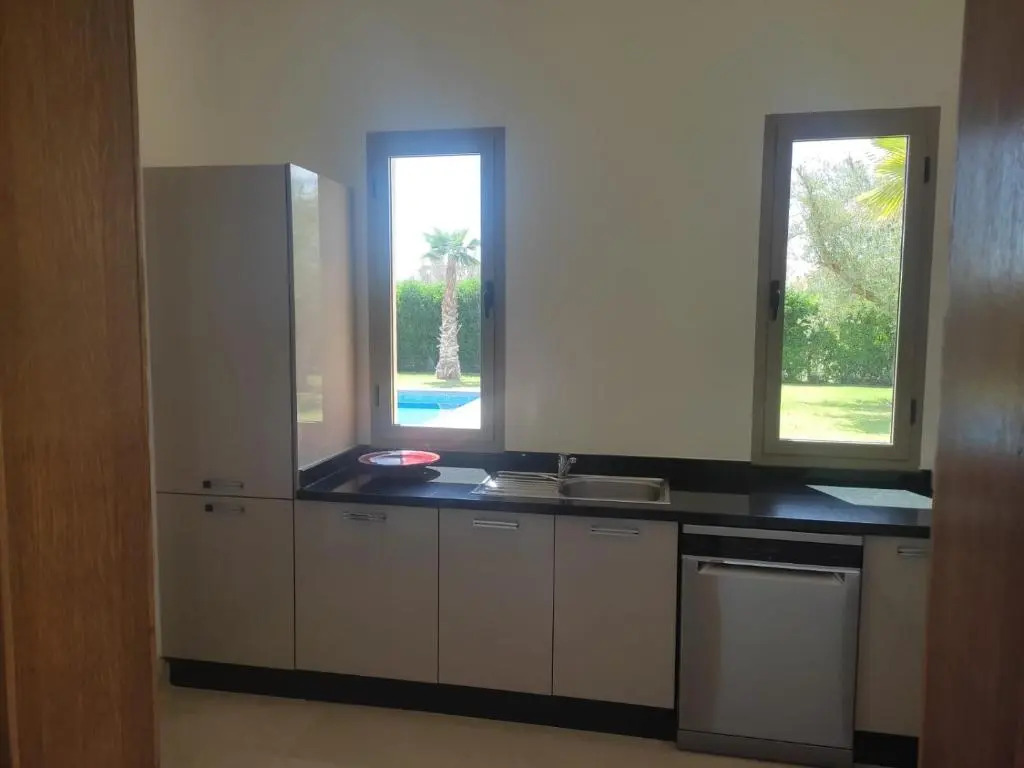 Villa isolée 4 façades avec piscine
