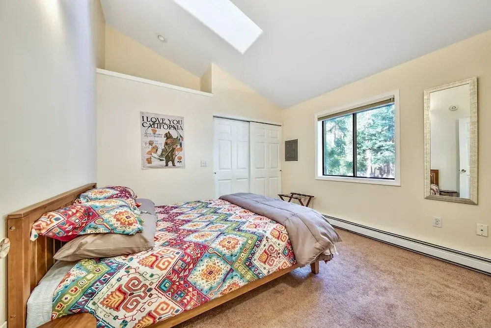 Bright, Rustic And Spacious 2br - Near The Beach 2 Bedroom Home by Redawning