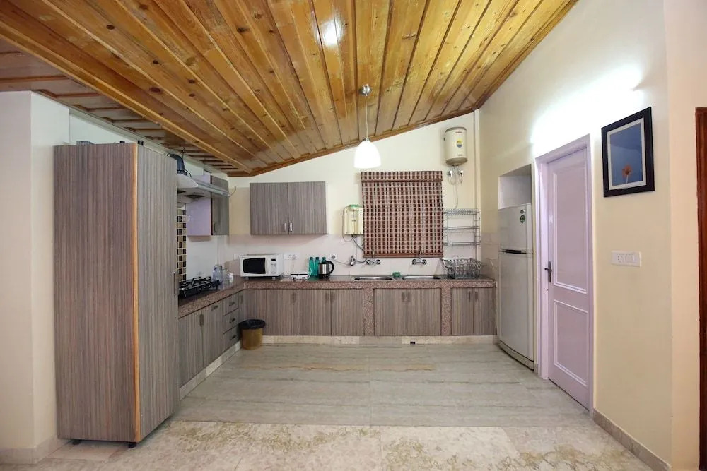 OYO 10097 Home Luxury Cottage Chail