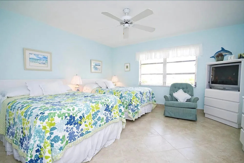 Jamaica Royale - 022 - 1 Br Condo