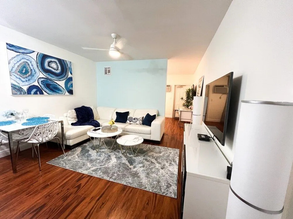 The Pearl Beachside Apartments on Hollywood Beach