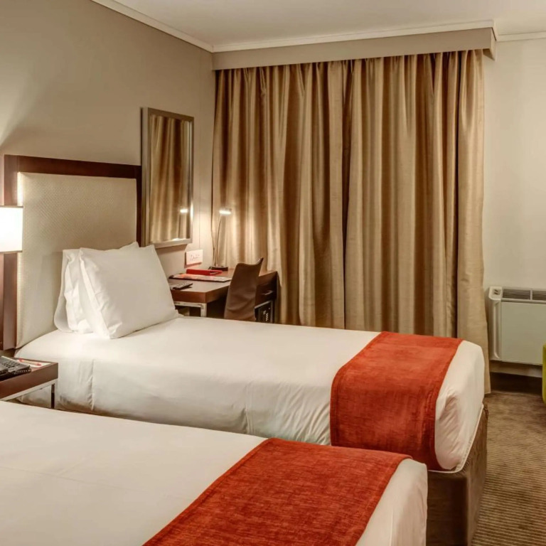 StayEasy Eastgate