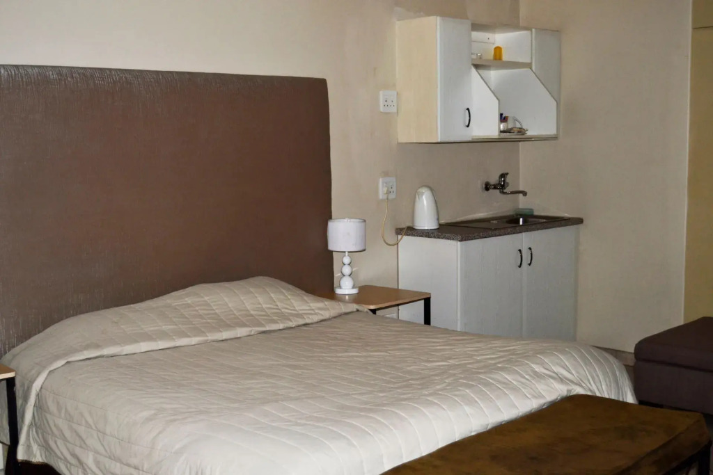 Ya Rena Guesthouse