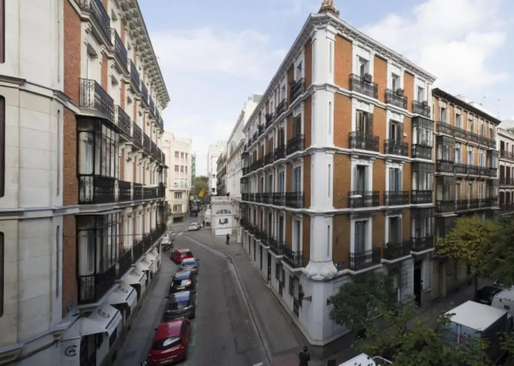 Modern Flats in Justicia by Allô Housing