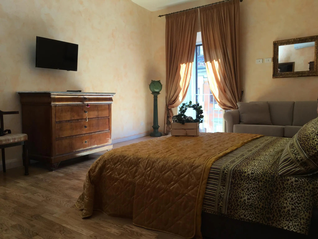 Pantheon Old Suite