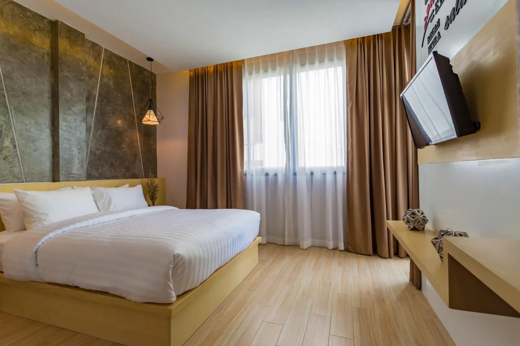 OneLoft Hotel