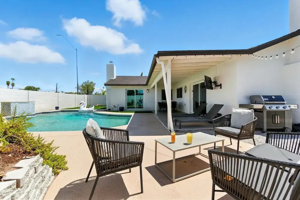 Greenway Getaway - Private Pool - North Scottsdale