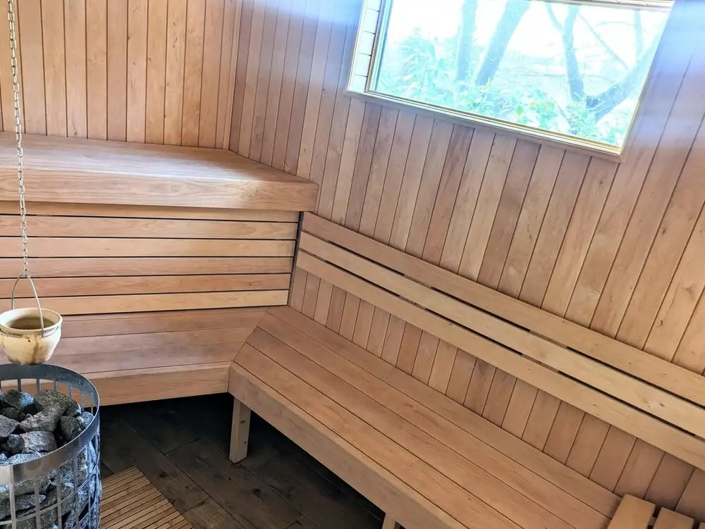 Holiday Apartment by the River, Sauna Included