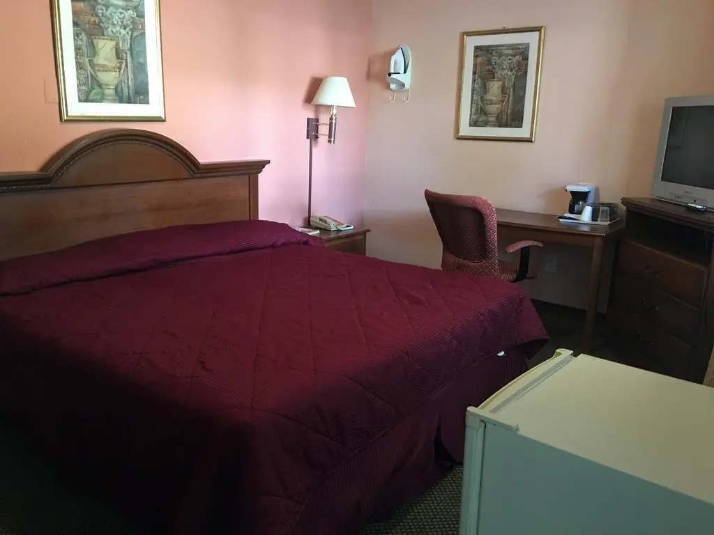 Maple leaf motel