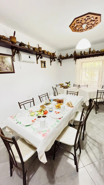 Denis House 1930 Cozy Private Rooms with Authentic Charm