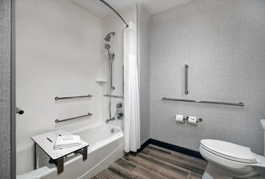 Hampton Inn & Suites Dallas - Farmers Branch
