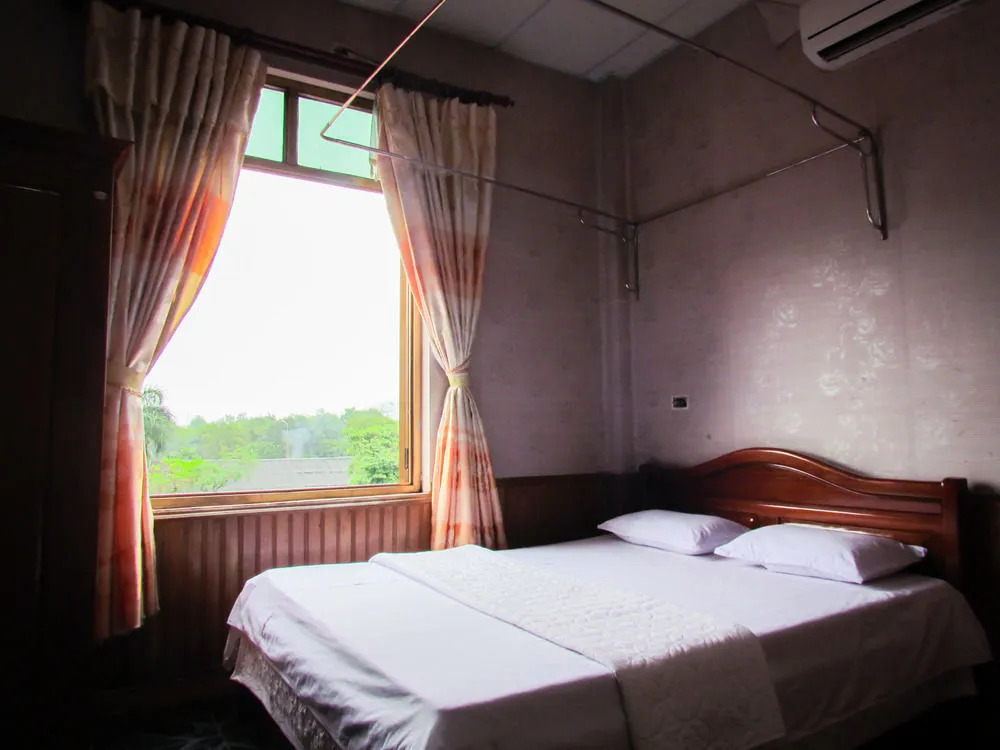 Huong Tra Hotel