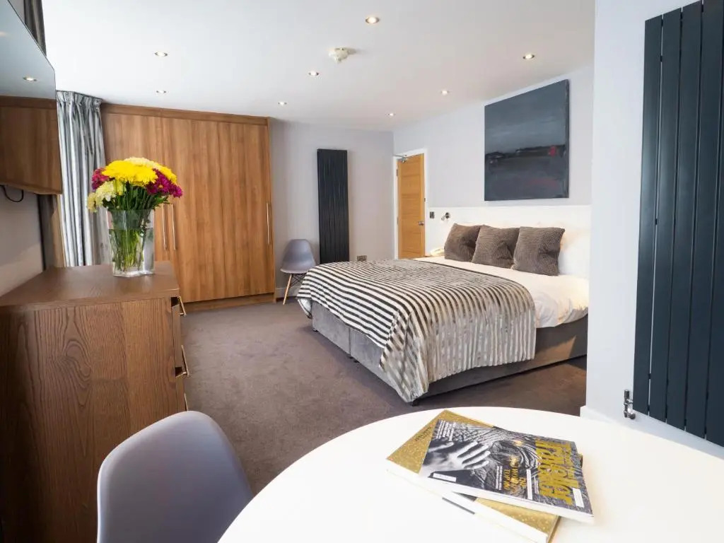 Carlton Hotel