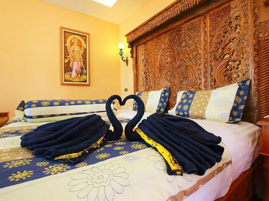 At Chiang Mai Hotel