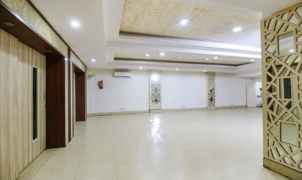 FabHotel Silver Inn I - Near Prabhat Chauraha