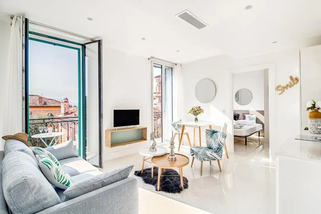 NEW ! SEA VIEW Design + Balcony 203