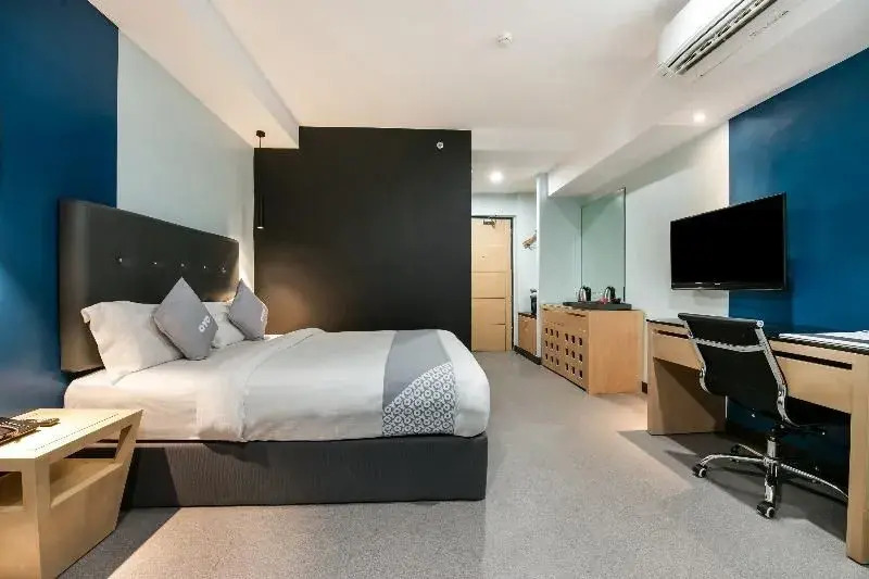Oyo 207 Bay Area Suites Near Philippine General Hospital