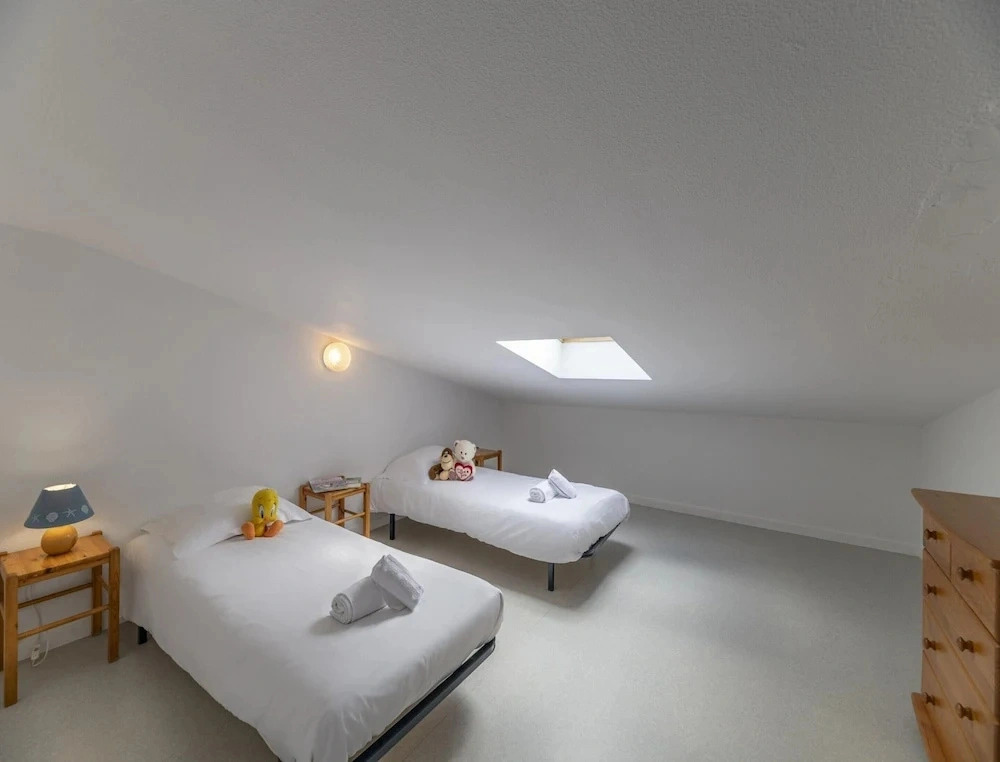 3 BED Apartment With Garden
