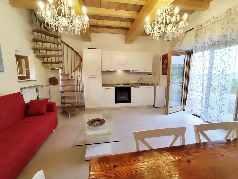 New Tuscan Villa With Pool