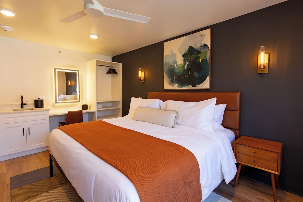 The 1850 Hotel
