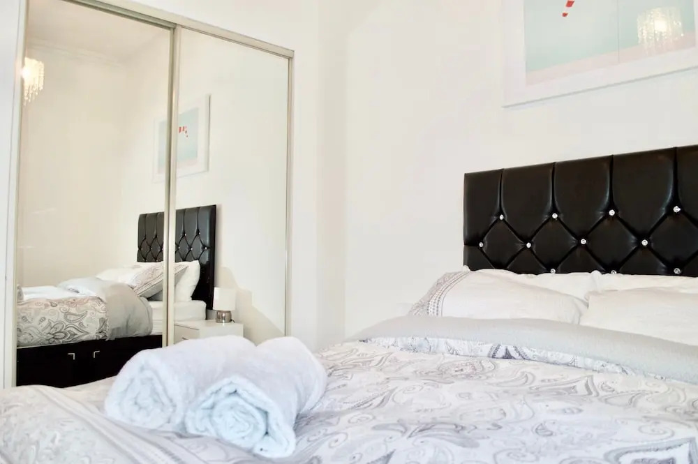 Bright And Modern 1 Bedroom Flat
