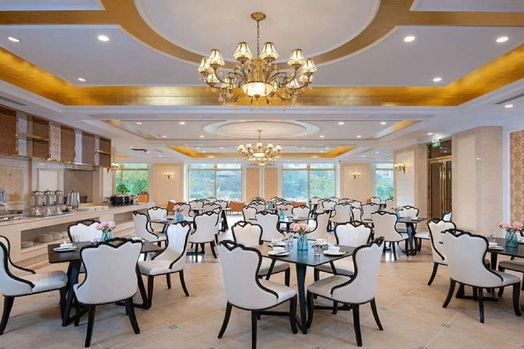 Vienna Royal Hotel (Beijing Miyun)