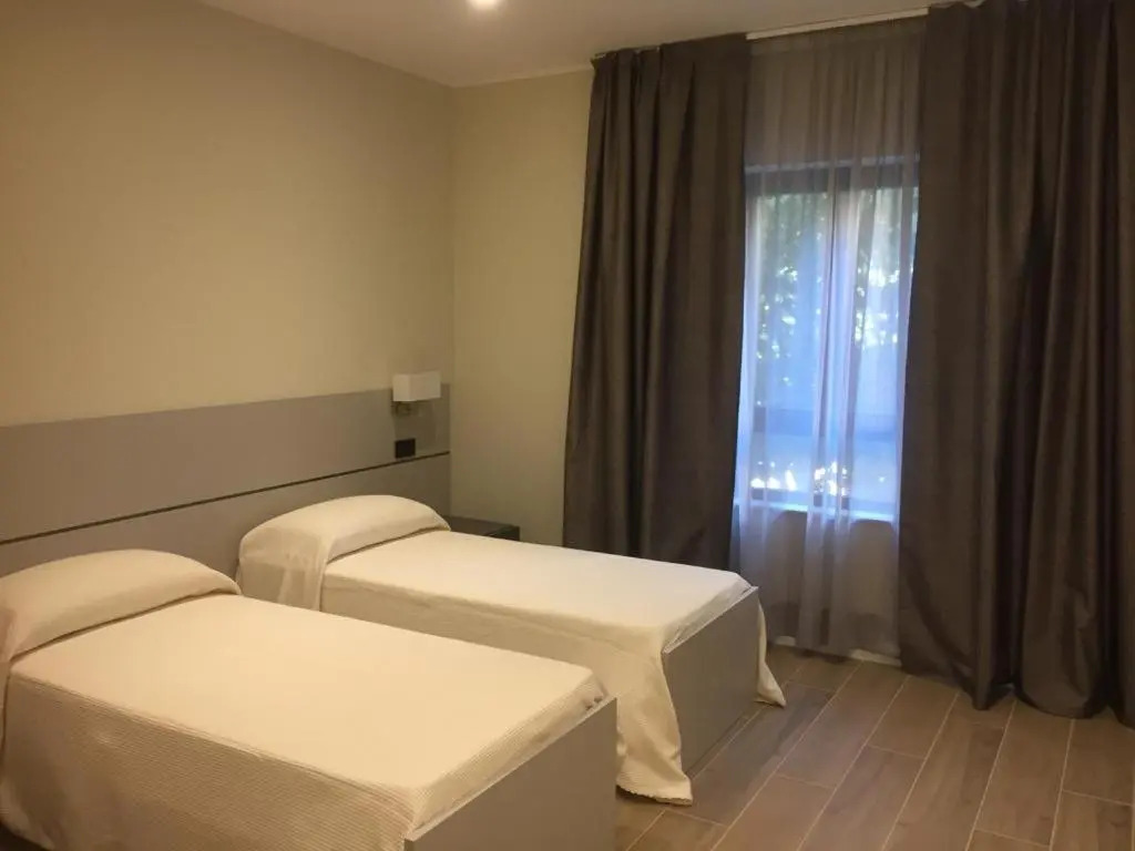 Roma Rooms