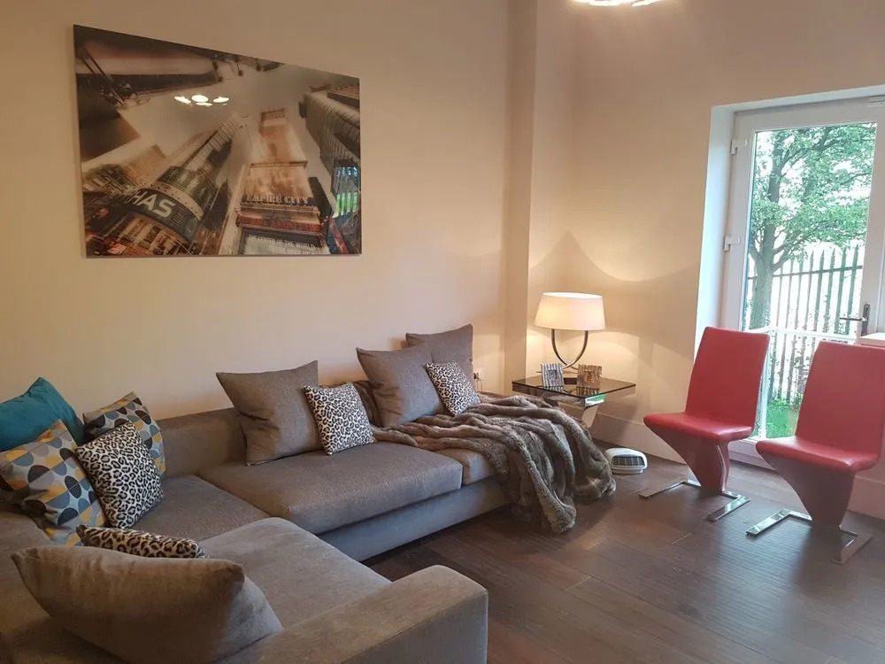 Hanger Lane Apartments (Peymans)