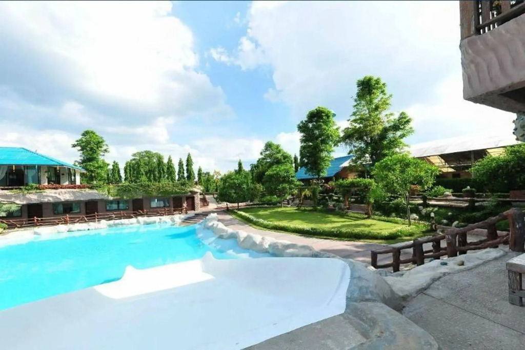 Chart Thip Resort