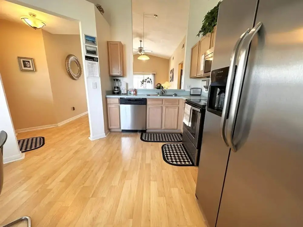 Less than 10 minutes from Disney 3Bd Villa with Pool
