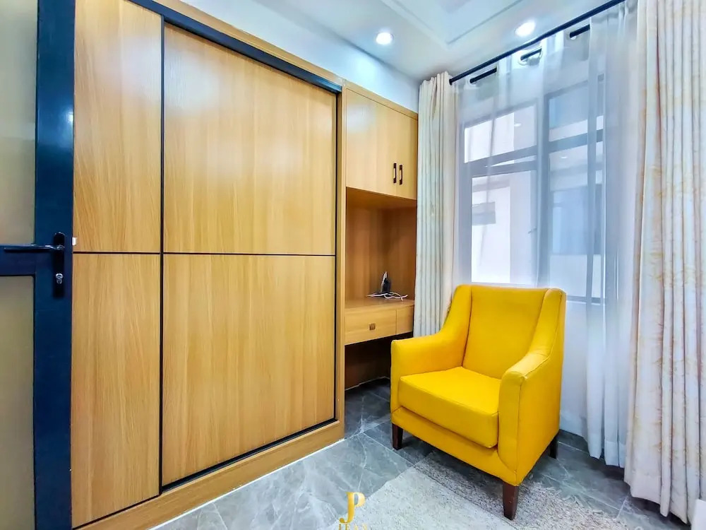 Lux Suites Heartland Business Apartments