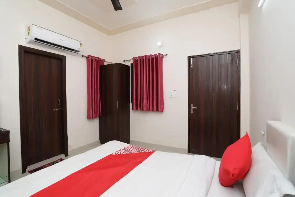 Oyo 39767 Hotel Av Plaza