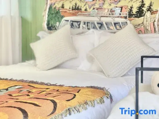 77 Parent-child Resort B&B (Shanghai International Tourism Resort Store)