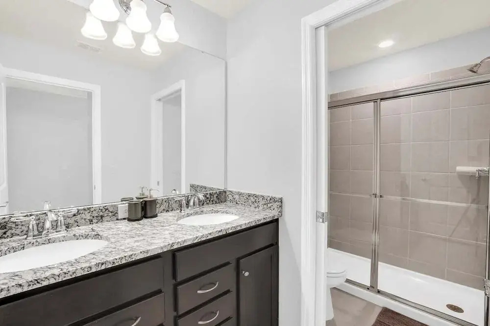 3417lw · Brand New 7 Bedroom With Pool /spa/ Themed, Close