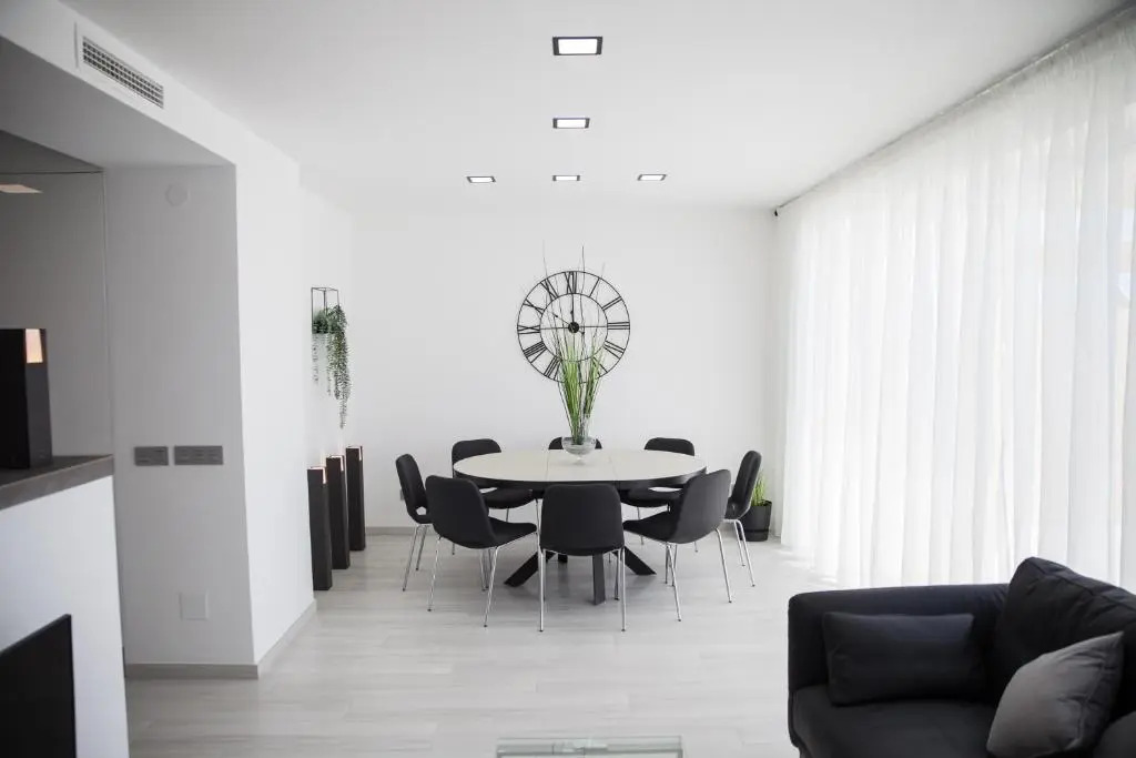 Spacious 200 sq.m. penthouse with sea view terraces