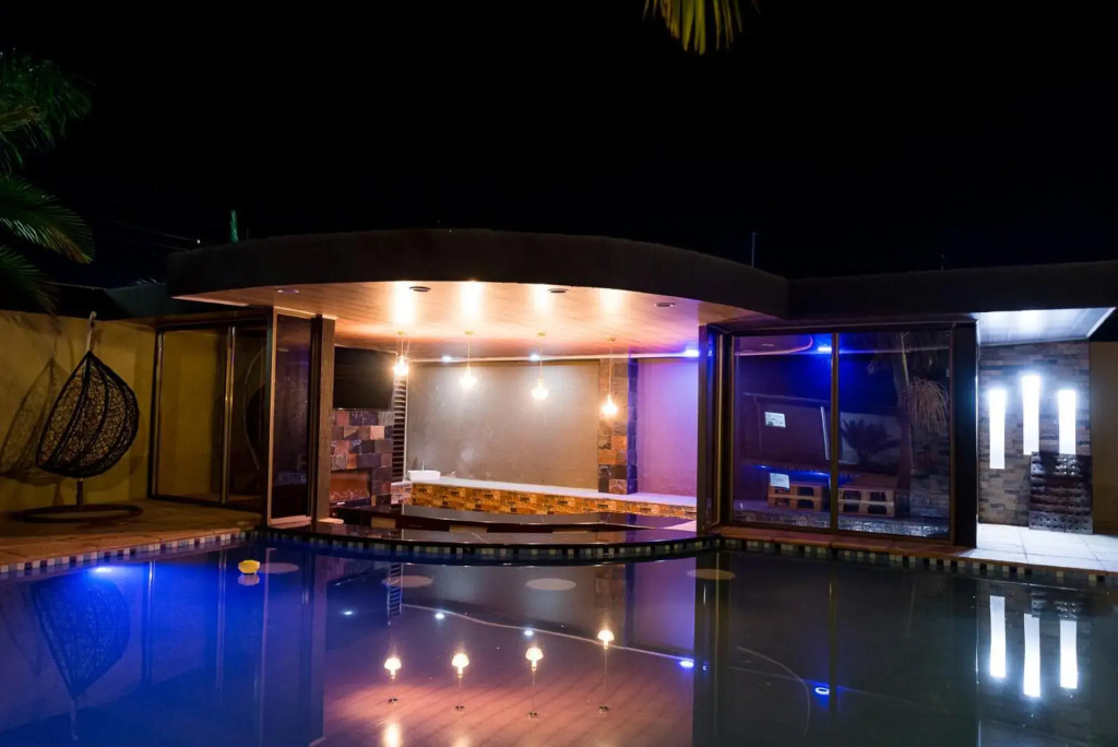 Cheerful and luxurious 4 bedroom villa with a pool.