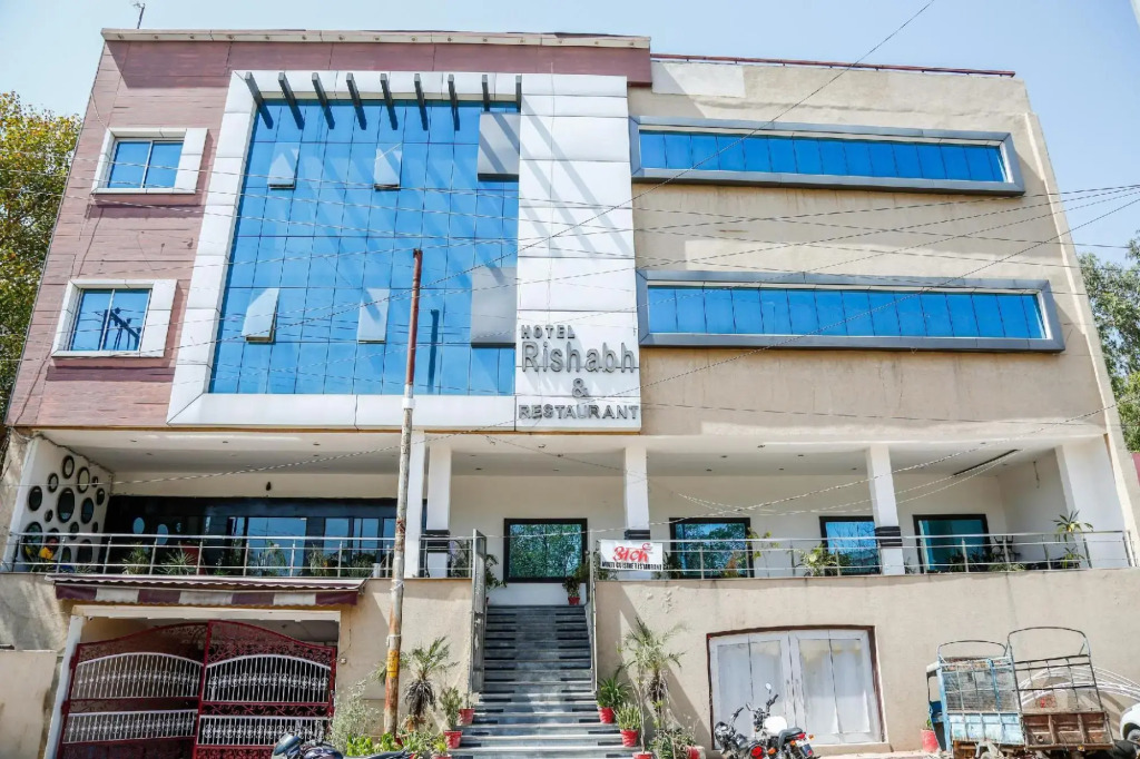 Oyo 35769 Hotel Rishabh