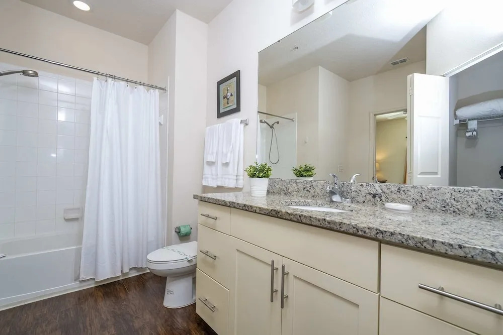 Marvelous 4 Bd Close To Disney At West Lucaya 8959