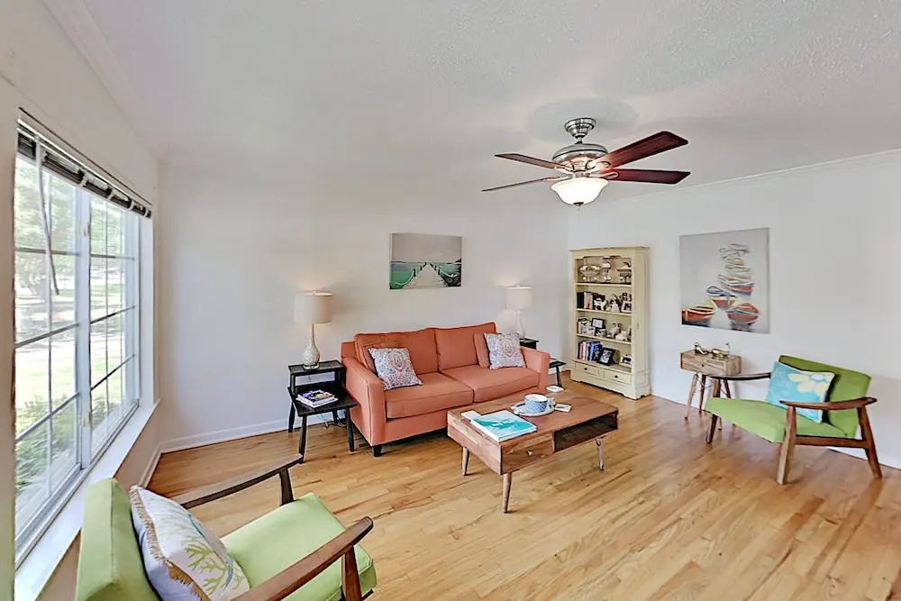 Charming Seaside W/ 2 Living Areas & Patio 3 Bedroom Home