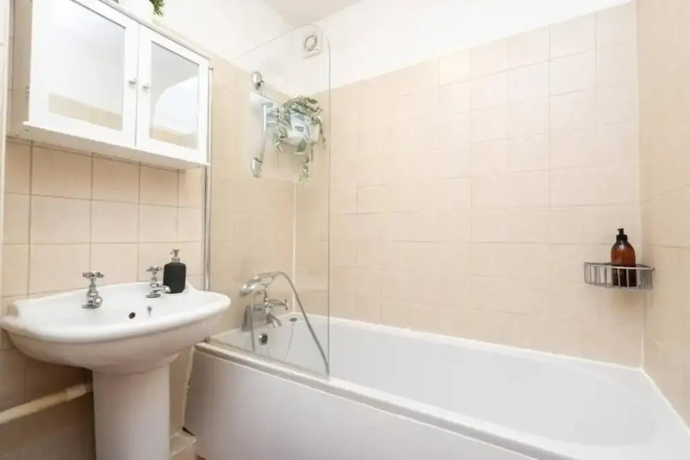 Central London Cosy Apartment With Parking