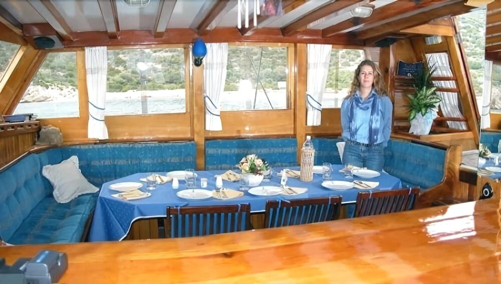 Boat and Breakfast - Mybubu