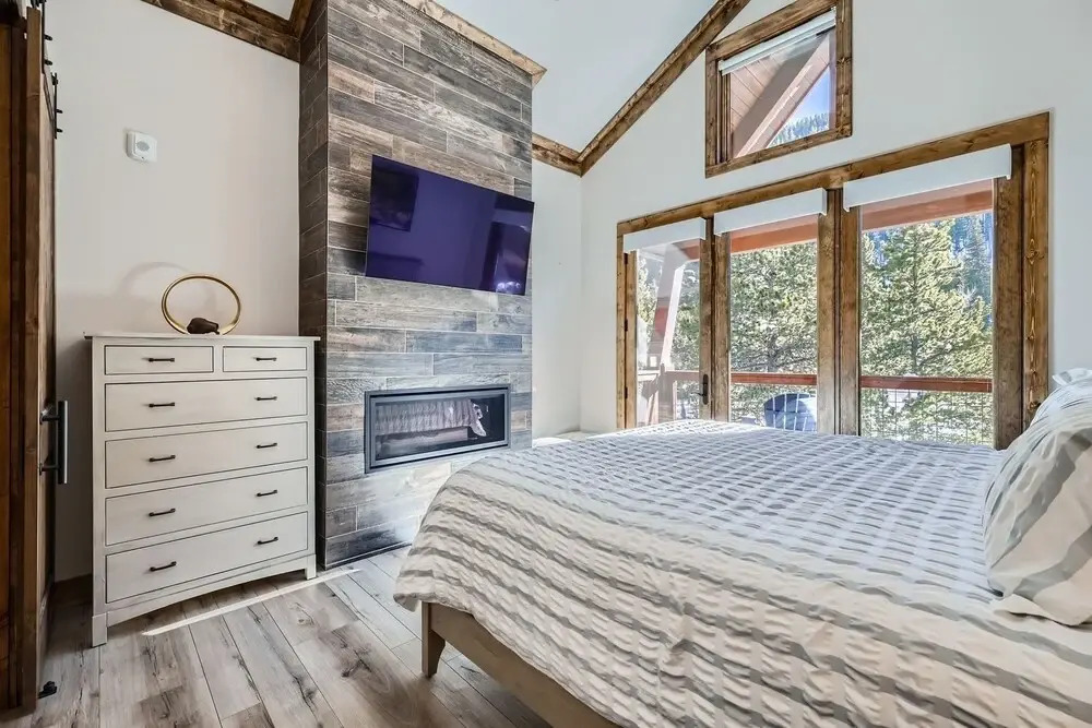 1890 The Seasons 3 Bedroom Townhouse