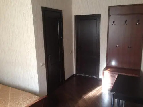 Guest house on Fadeyeva 184