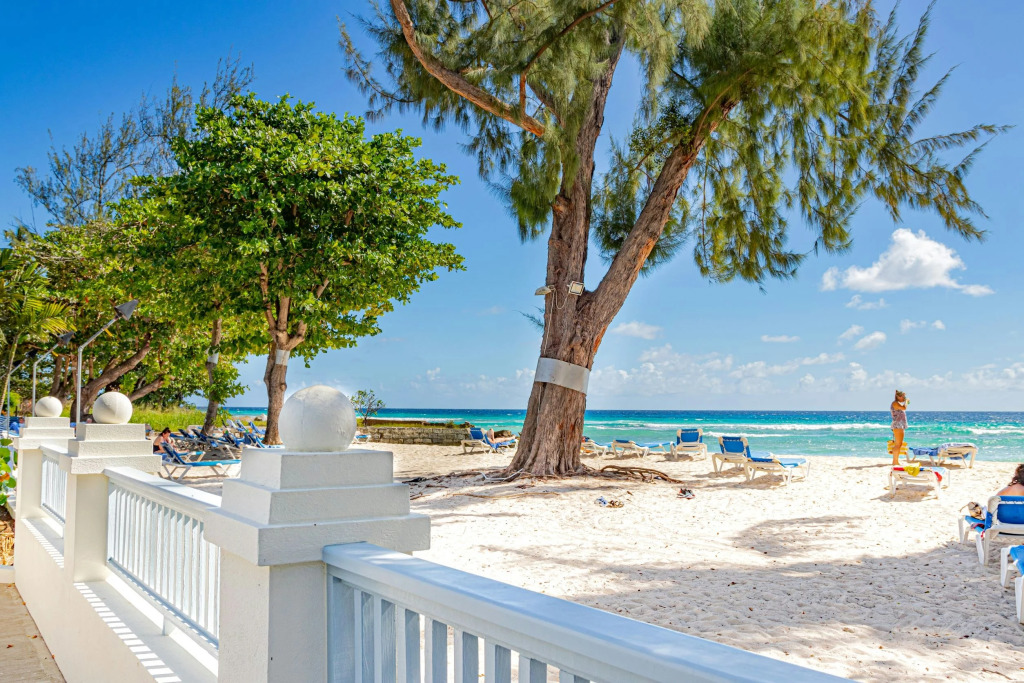 Savannah Beach Club Hotel