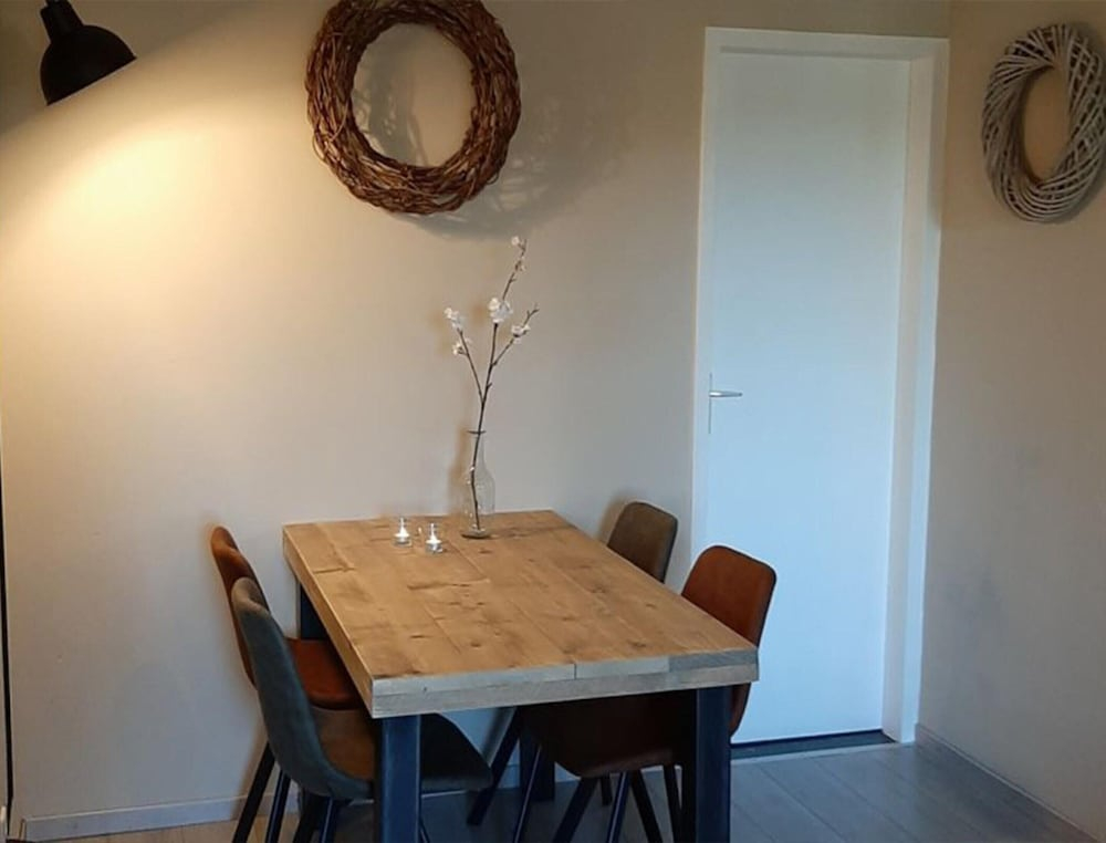 Modern Apartment Near Geuldal Epen