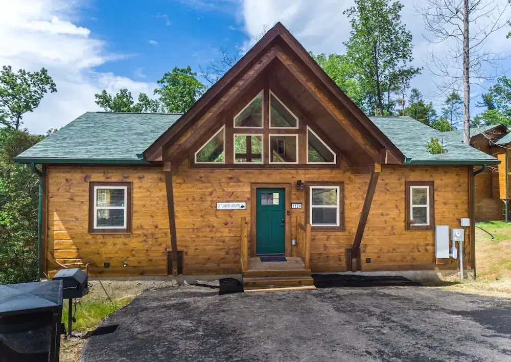 Serene Mountain Retreat 3BR Haven in Gatlinburg