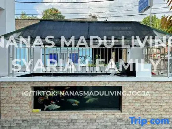 Nanas Madu Living Syariah Family