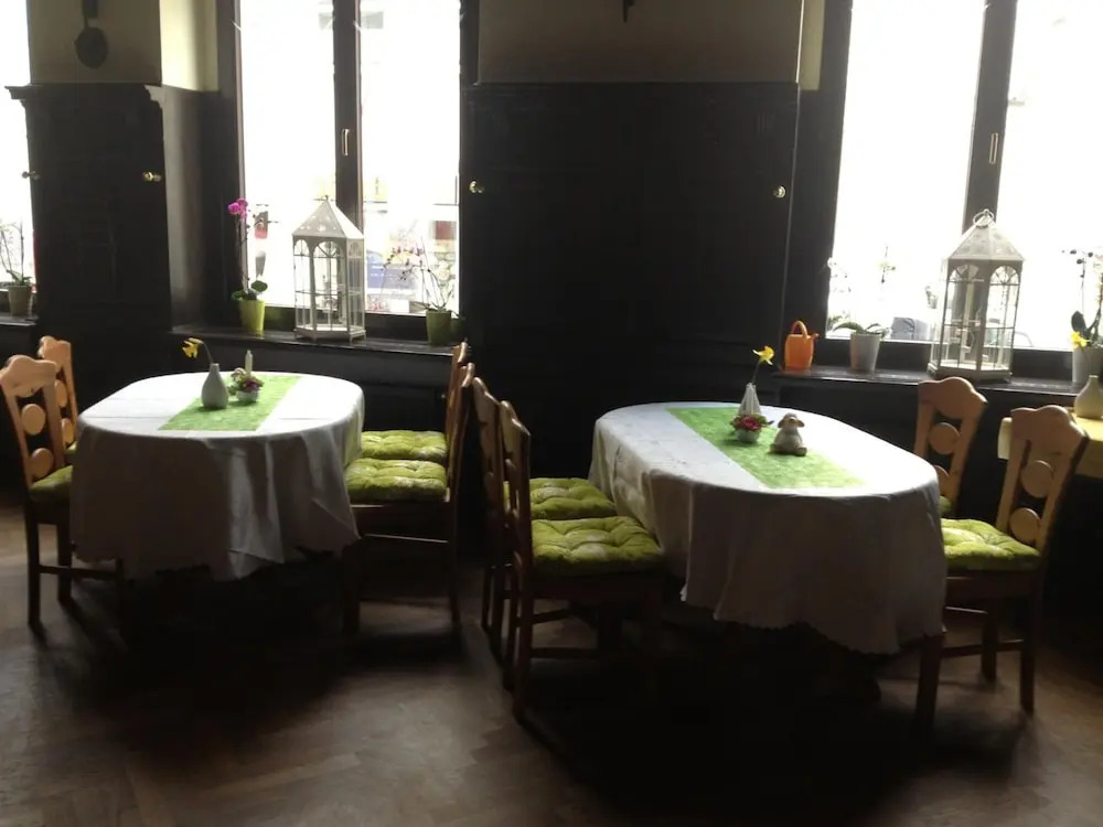 Hotel Mauritius - Im Herzen von Crimmitschau - Frühstück buchbar - Fahrradbox